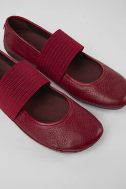 Right Deep Red Shoe For Women